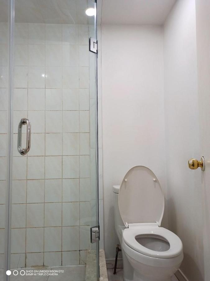 Stb-Double Bed With Private Washroom Toronto Ngoại thất bức ảnh